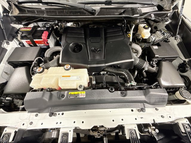 Used 2022 Toyota Tundra SR5 w/ SR5 Convenience Package AWD/4WD image 28