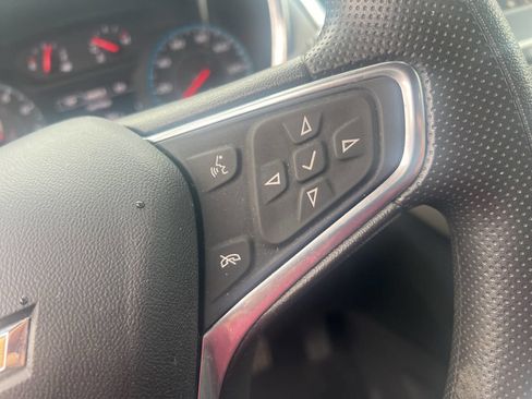 Used 2019 Chevrolet Equinox LS w/ LS Convenience Package image 18