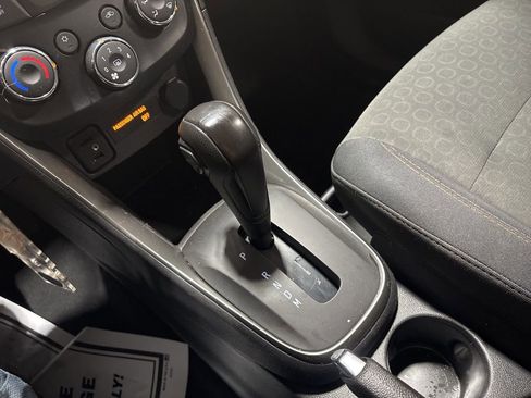 Used 2018 Chevrolet Trax LS image 25