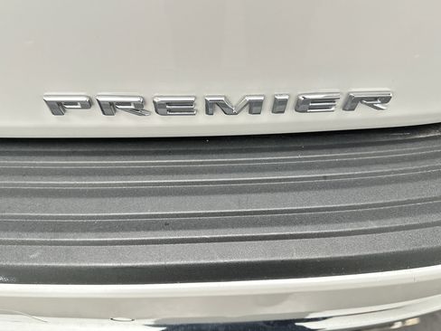 Used 2021 Chevrolet Suburban Premier image 14