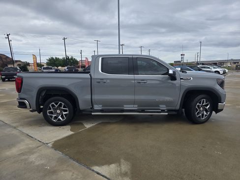 Used 2024 GMC Sierra 1500 SLE image 2
