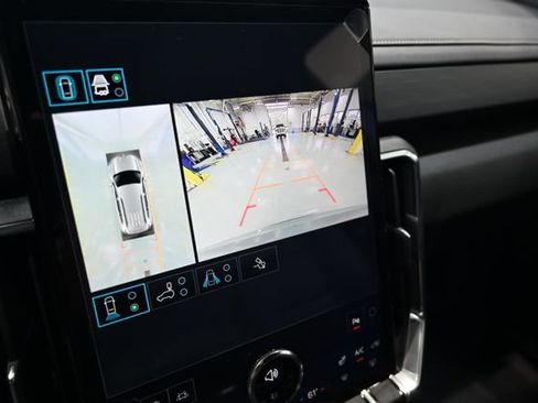 New 2026 GMC Acadia Elevation w/ Elevation Premium Package FWD image 17