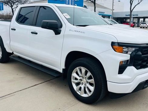 Used 2023 Chevrolet Silverado 1500 Custom image 1