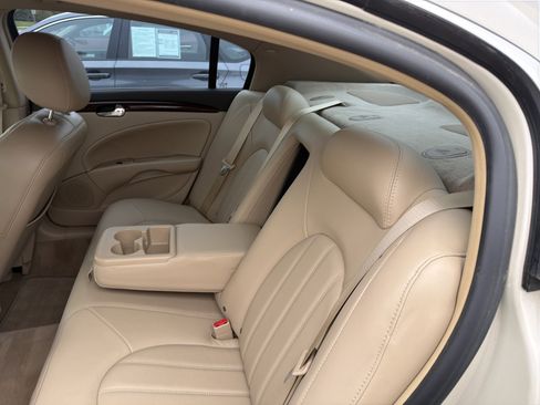 Used 2011 Buick Lucerne CXL FWD image 48