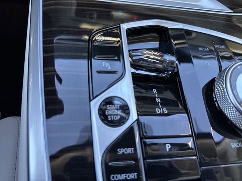 Used 2024 BMW X7 xDrive40i w/ Executive Package image 25