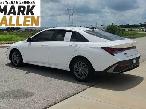 Used 2025 Hyundai Elantra Hybrid FWD image 6