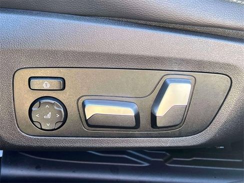 Used 2019 BMW 330i xDrive Sedan w/ Premium Package image 17