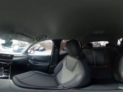 Used 2025 Buick Encore GX Preferred image 36