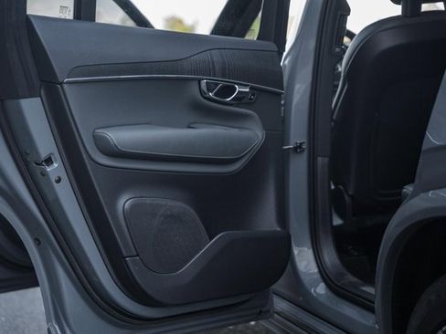 Used 2020 Volvo XC90 T6 Momentum image 37