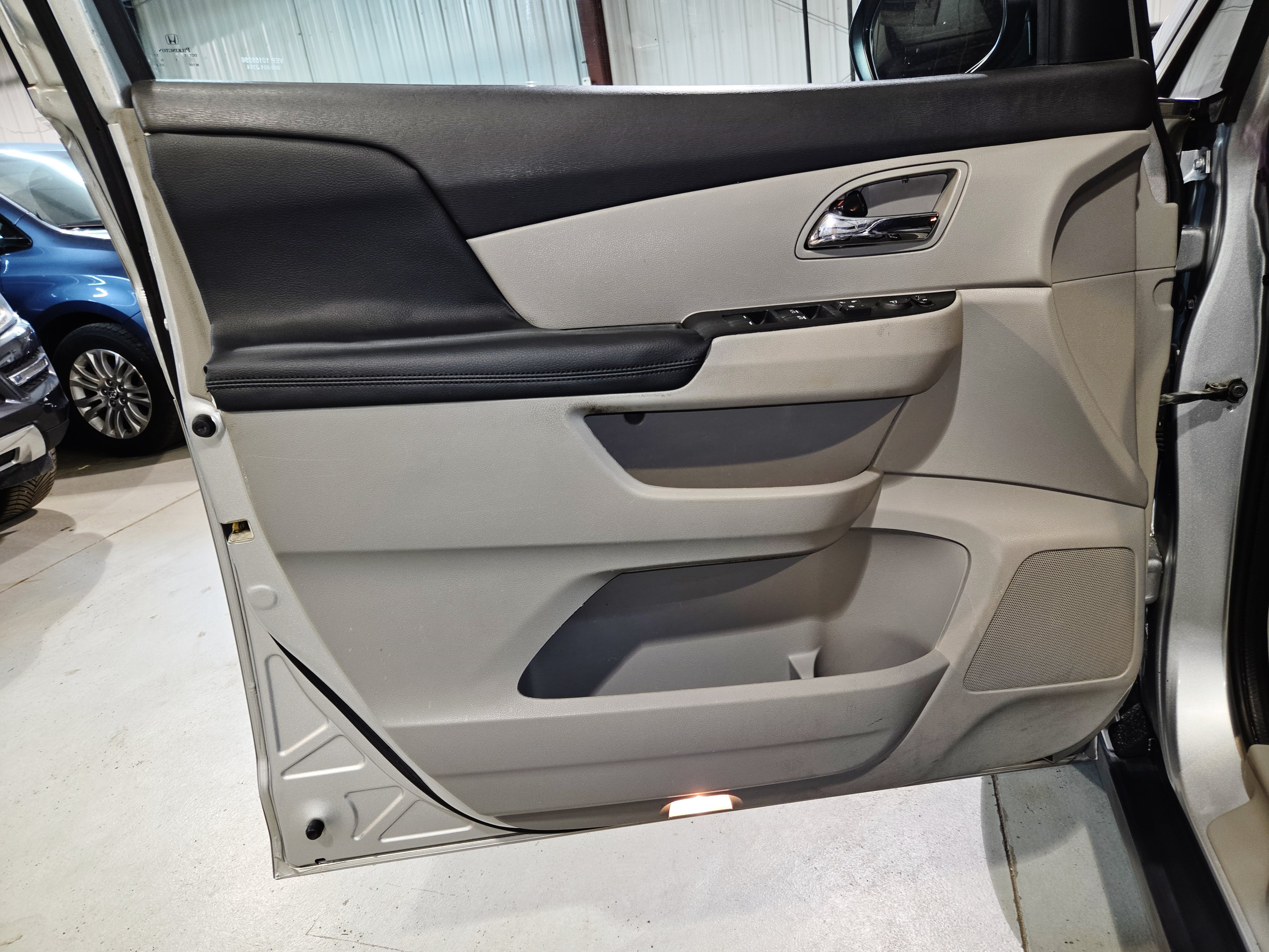 Used 2015 Honda Odyssey EX-L image 12