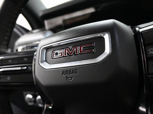 Used 2025 GMC Yukon XL AT4 w/ AT4 Premium Package AWD/4WD image 34