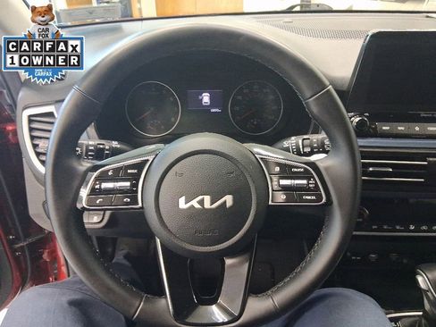 Used 2023 Kia Seltos S w/ Navigation Package FWD image 10