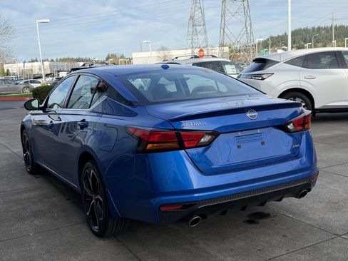 Used 2025 Nissan Altima 2.5 SR w/ SR Premium Package image 5