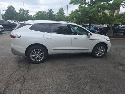 Used 2023 Buick Enclave Essence w/ Experience Buick Package FWD image 9