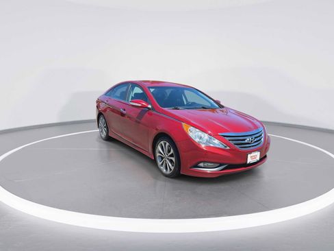 Used 2014 Hyundai Sonata SE FWD image 2