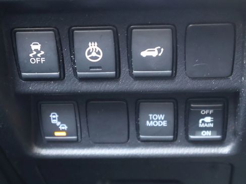 Used 2019 Nissan Pathfinder Platinum image 28