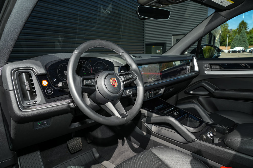 Certified 2026 Porsche Cayenne E-Hybrid AWD/4WD image 4