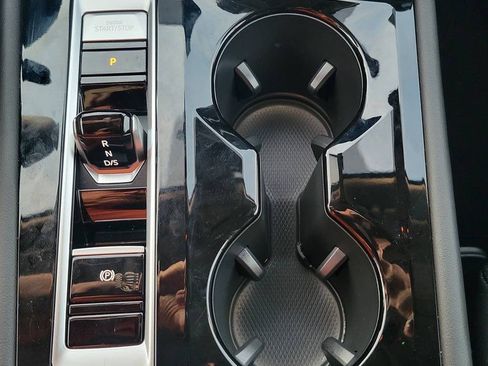 Used 2026 Volkswagen Atlas SE FWD image 19