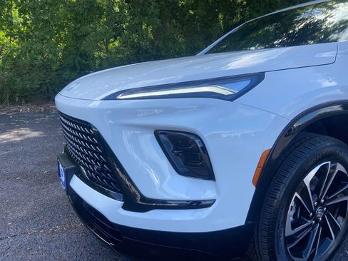 New 2026 Buick Enclave Sport Touring w/ Power Package FWD image 9