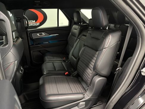Used 2025 Ford Explorer ST-Line w/ Premium Package RWD image 11
