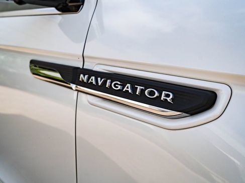 Used 2023 Lincoln Navigator L Reserve AWD/4WD image 16