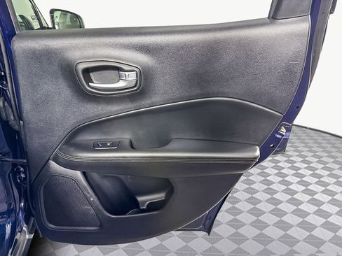 Used 2018 Jeep Compass Limited w/ Navigation Group image 28