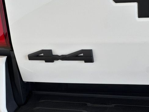 Certified 2024 Toyota Tacoma SR5 AWD/4WD image 26