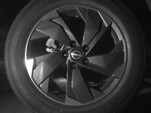 Used 2025 Nissan Rogue SV AWD/4WD image 15