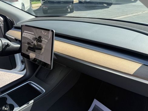 Used 2023 Tesla Model Y Long Range AWD/4WD image 12