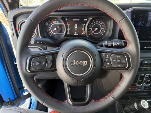 Used 2024 Jeep Wrangler Unlimited Rubicon image 16