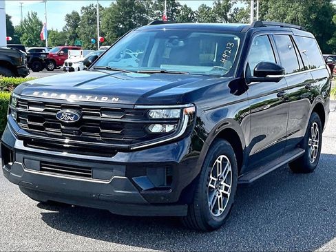 New 2025 Ford Expedition Active RWD image 2