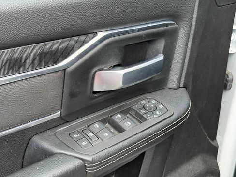 Used 2025 RAM 2500 Big Horn AWD/4WD image 13