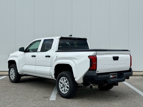 Used 2024 Toyota Tacoma SR image 3