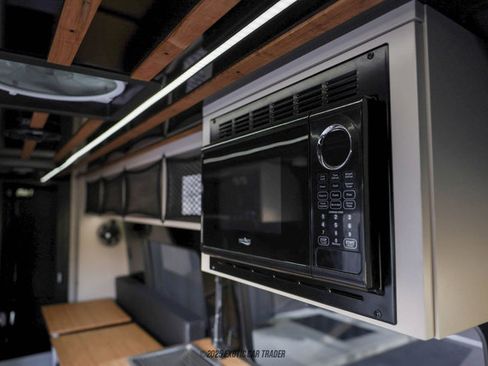 Used 2024 Mercedes-Benz Sprinter 2500 image 51