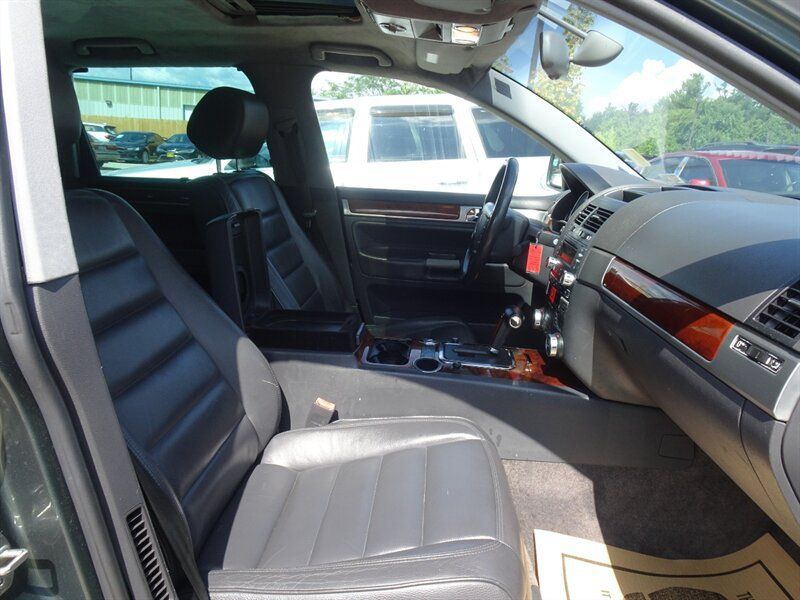 Used 2004 Volkswagen Touareg V6 AWD/4WD image 13
