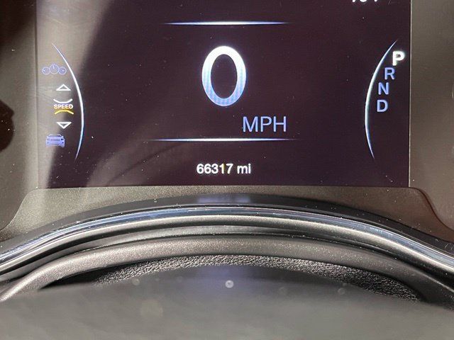 Used 2019 Jeep Grand Cherokee Laredo AWD/4WD image 25