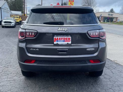 Used 2018 Jeep Compass Latitude w/ Popular Equipment Group image 4