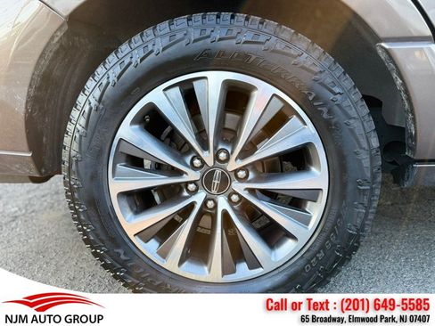 Used 2015 Lincoln Navigator 4WD image 13
