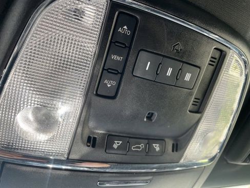 Certified 2022 Jeep Grand Cherokee Laredo X image 31