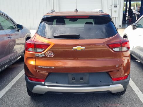 Used 2021 Chevrolet TrailBlazer LT w/ Premium Seating Package FWD image 7