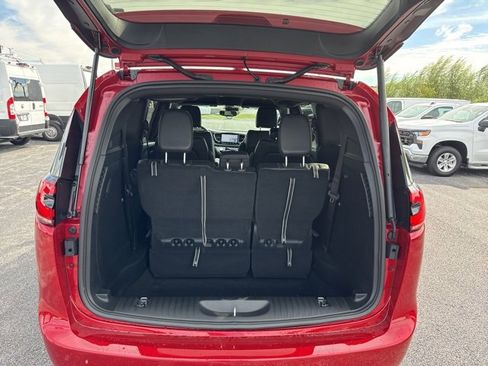 New 2026 Chrysler Pacifica Select image 7