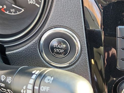 Used 2022 Nissan Rogue Sport SL w/ Premium Package image 25