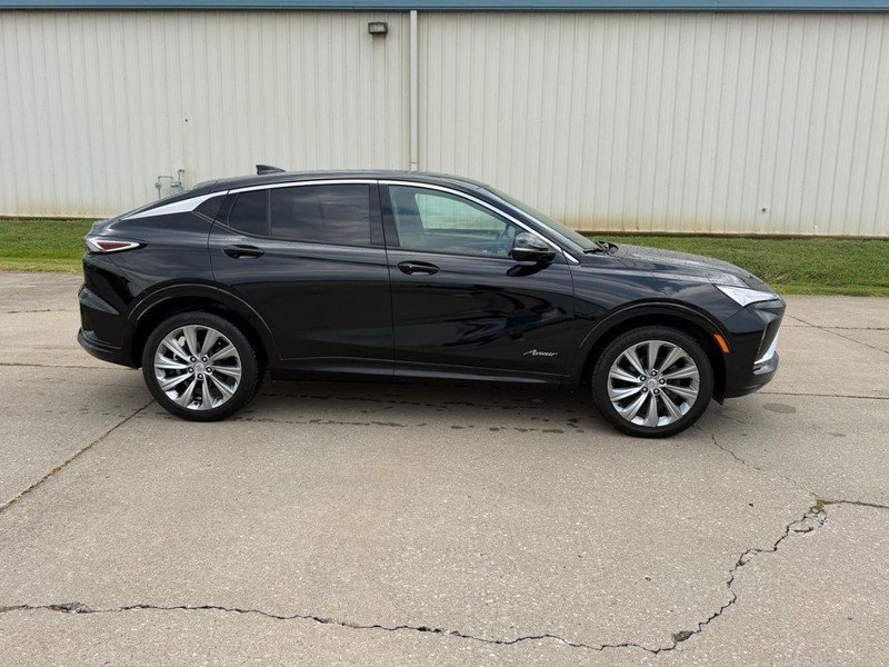 Used 2024 Buick Envista Preferred FWD image 2