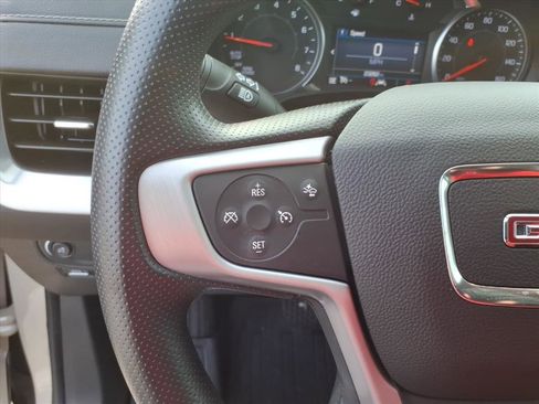 Used 2023 GMC Terrain SLE w/ Elevation Edition image 15