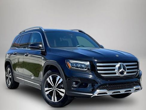 Used 2025 Mercedes-Benz GLB 250 image 1