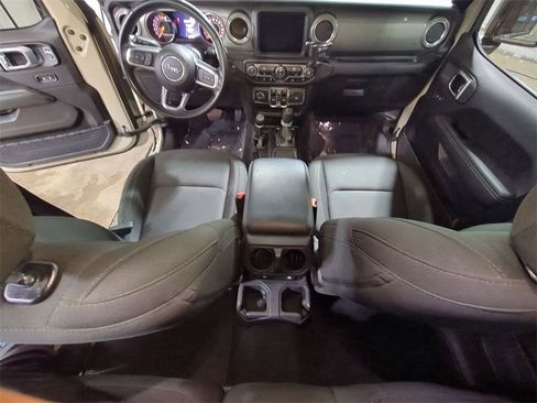 Used 2022 Jeep Gladiator Overland image 21