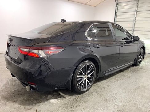 Used 2024 Toyota Camry SE FWD image 4