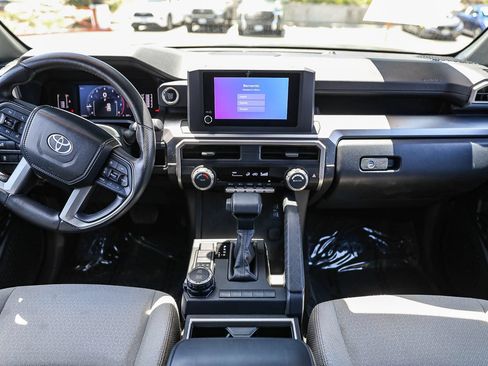 Certified 2025 Toyota 4Runner SR5 AWD/4WD image 12