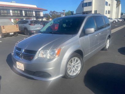 Used 2014 Dodge Grand Caravan SXT w/ UConnect Hands-Free Group