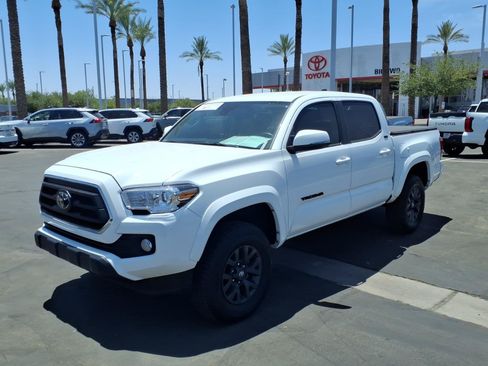 Certified 2023 Toyota Tacoma SR5 AWD/4WD image 8